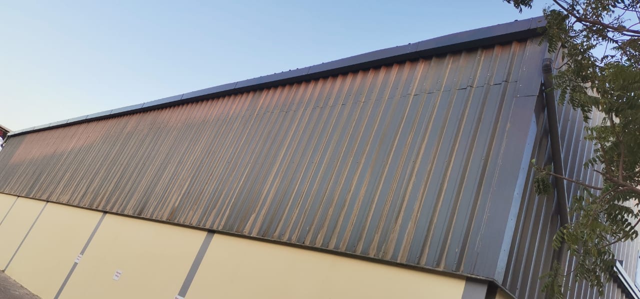 Warehouse steel roof cladding